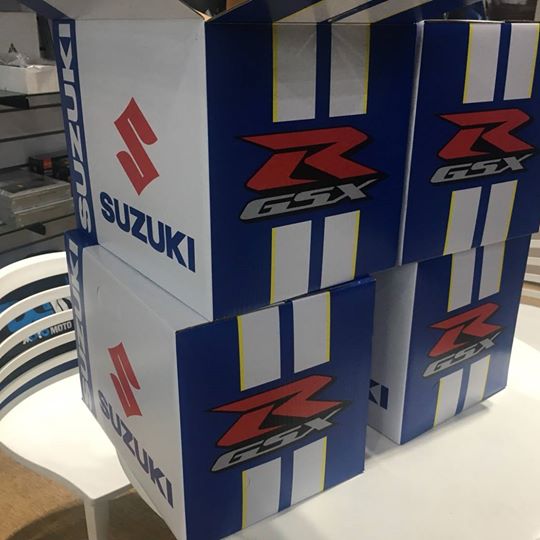 2018 SUZUKI ECSTAR 進口原廠彩繪安全帽