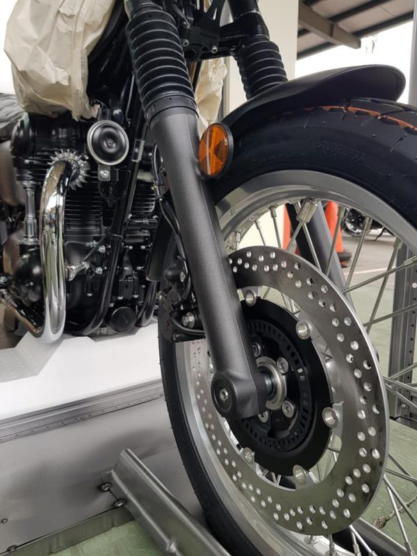 Kawasaki W800ABS 復古街車-氣冷W800
